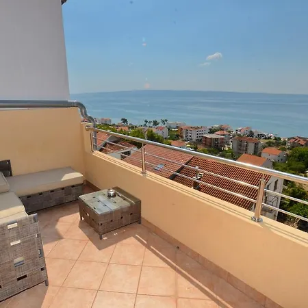 Max&leon Apartman Podstrana