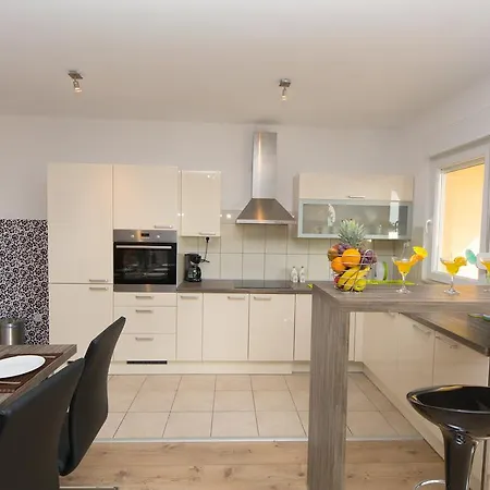 Max&leon פודסטראנה